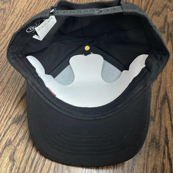 Volcom one size black adjustable hat NWOT - Picture 3 of 5
